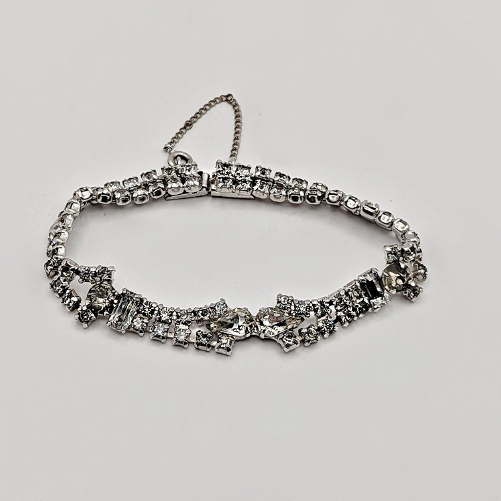 Kramer Of New York Rhinestone Bracelet - Vintage 7 Inch Rhinestone Bracelet
